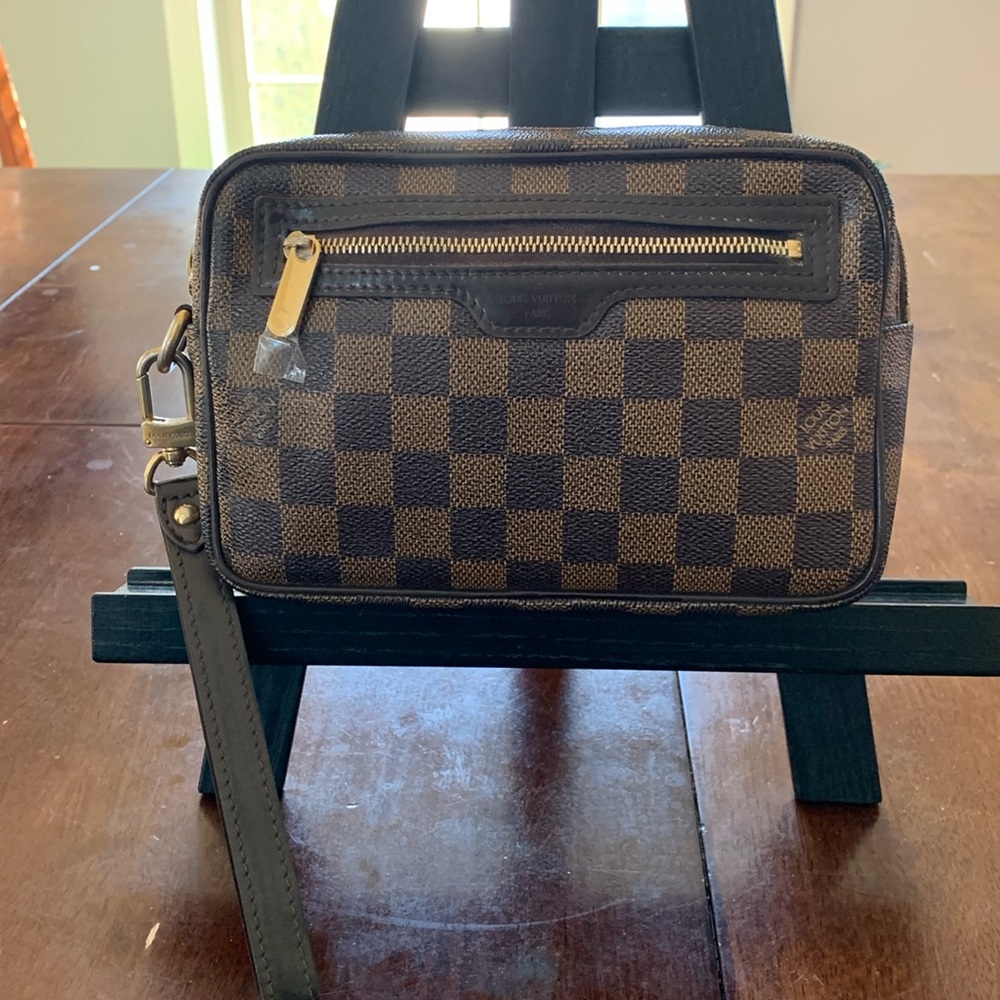 AUTHENTIC Louis Vuitton Damier Pochette Macau Unisex Clutch Bag